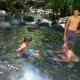 55- Bain dans l'eau fraiche d'une riviere 